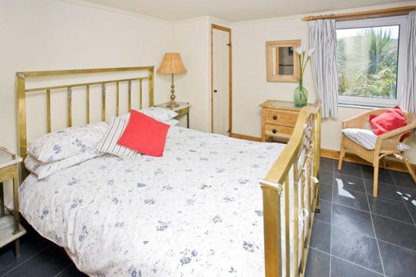 Φωτογραφία 2: Sheldrake, Spacious Villa, Panoramic Sea-views, Large Garden, By Beach