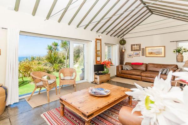 Φωτογραφία 3: Sheldrake, Spacious Villa, Panoramic Sea-views, Large Garden, By Beach