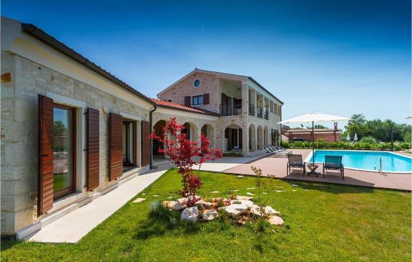 Na fotografii je vidět objekt Villa Dubravka nacházející se ve městě Mofardini.