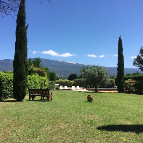 A la foto es mostra l'objecte le domaine des cyprès location gite piscine à Bédoin, Mont-Ventoux situat a la ciutat de Bédoin.