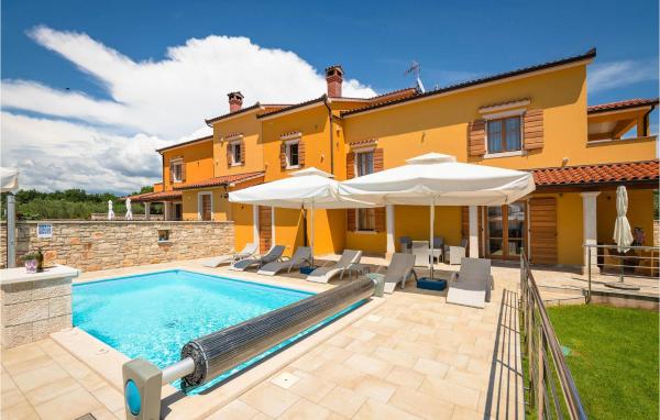 Na zdjęciu widoczny jest obiekt Nice Home In Hr-52215 Vodnjan położony w mieście Krnjaloža.