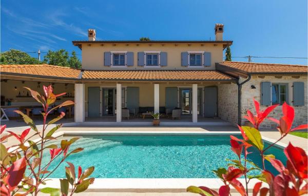 A la foto es mostra l'objecte Villa Morosini situat a la ciutat de Maružini.