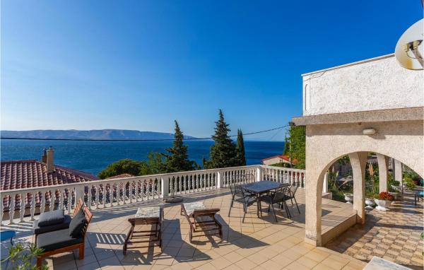 Na fotografii je vidět objekt 3 Bedroom Beautiful Home In Senj nacházející se ve městě Senj.