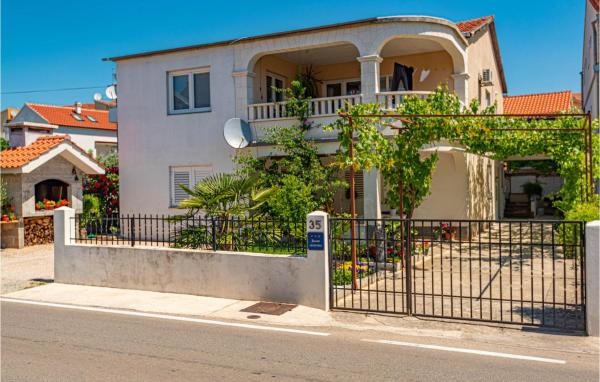 A la foto es mostra l'objecte Three-Bedroom Apartment In Vodice situat a la ciutat de Vodice.