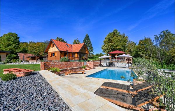 A la foto es mostra l'objecte Holiday Home Gradec situat a la ciutat de Stari Brod.