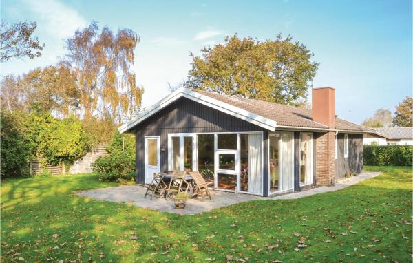 Na fotografii je vidět objekt Three-Bedroom Holiday Home In Esbjerg V nacházející se ve městě Esbjerg.