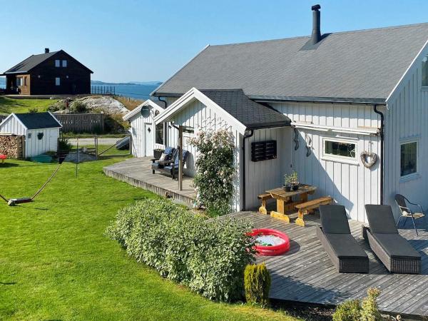 På bilden syns objektet 8 person holiday home in Tau som ligger i staden Talgje.