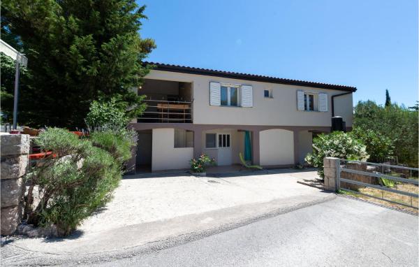 Nella foto è visibile l'oggetto Holiday Home Don Ante Adzije Iii situato nella città di Punta.