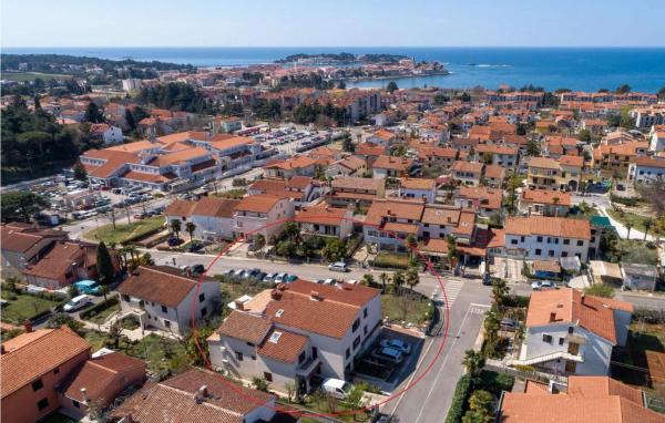 A la foto es mostra l'objecte Sunset Porec 1 situat a la ciutat de Poreč.