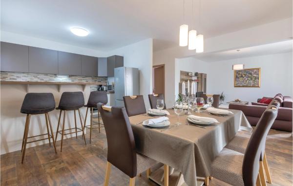 A la foto es mostra l'objecte Stunning Home In Pula With Wifi situat a la ciutat de Pula.