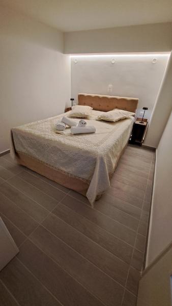 A la foto es mostra l'objecte Ανεμώνη Αράχωβα situat a la ciutat de Arachova.