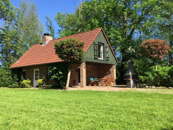 På billedet ses objektet Gänsehaus beliggende i byen Karolinenkoog.