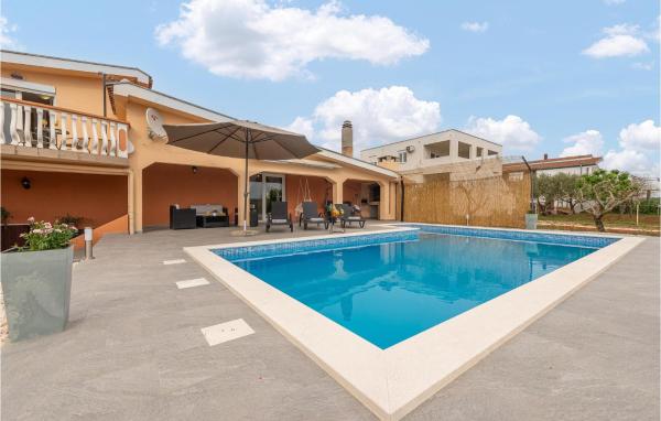 Beautiful Home In Debeljak, Sukosan - Zadar