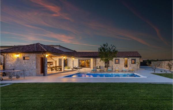 A la foto es mostra l'objecte Villa Tany situat a la ciutat de Dračan.