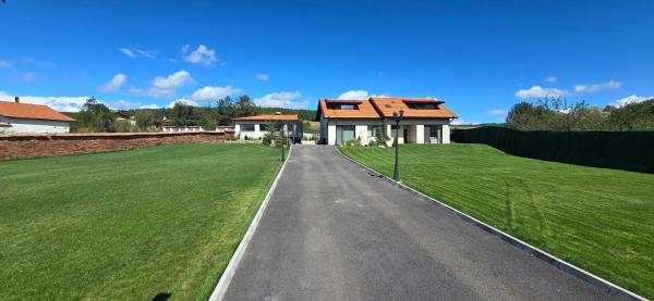 En la foto se muestra el objeto Villa Malevitsa Вила Малевица ubicado en la ciudad de Shiroki Dol.