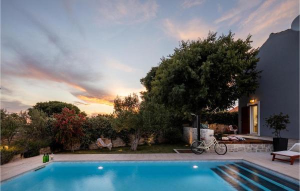 A la foto es mostra l'objecte Villa Bandela situat a la ciutat de Lovinac.