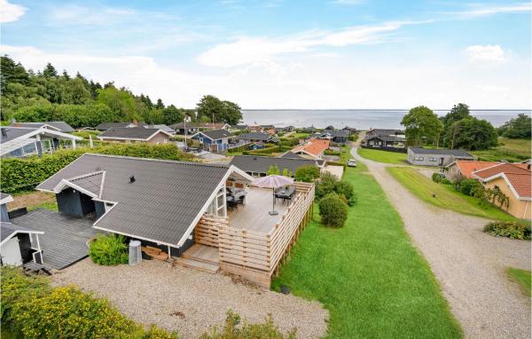 På billedet ses objektet Beautiful Home In Bjert With Wifi beliggende i byen Binderup Strand.