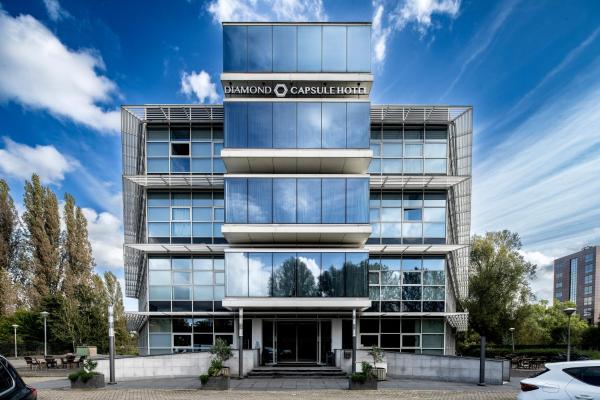 A la foto es mostra l'objecte Diamond Capsule Hotel Amsterdam South situat a la ciutat de Amstelveen.