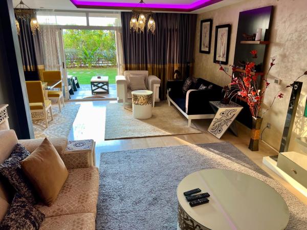 Na fotografii je vidět objekt CFC 7-star Andalusian Apt I Garden & Office nacházející se ve městě Káhira.