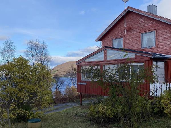 Kuvassa näkyy kohde 8 person holiday home in Svensby, joka sijaitsee kaupungissa Oldervik.