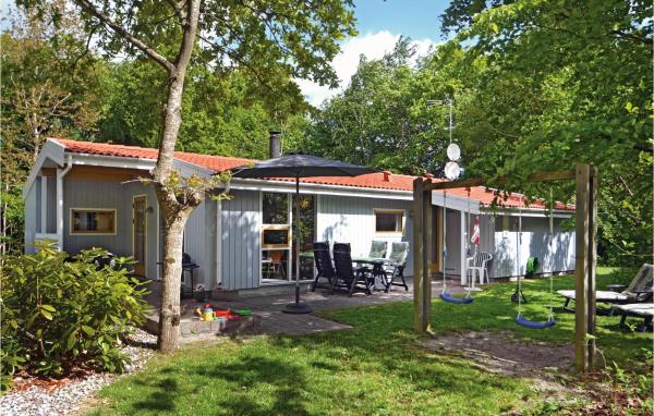 På bilden syns objektet Holiday Home Kalvehavestien Glesborg Vi som ligger i staden Fjellerup Strand.