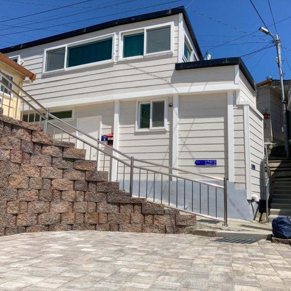 A la foto es mostra l'objecte Donghae ocean house situat a la ciutat de Donghae.