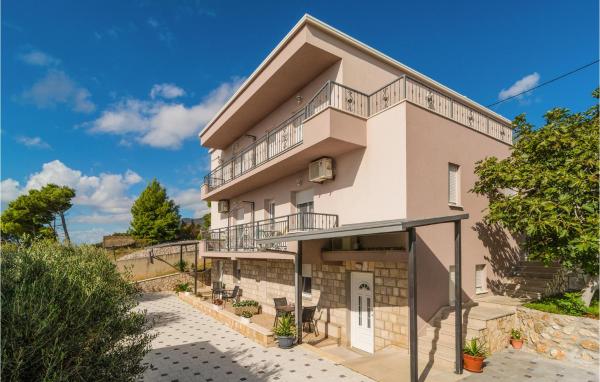 Na fotografii je vidět objekt Studio Apartment In Mali Rat nacházející se ve městě Sumpetar.