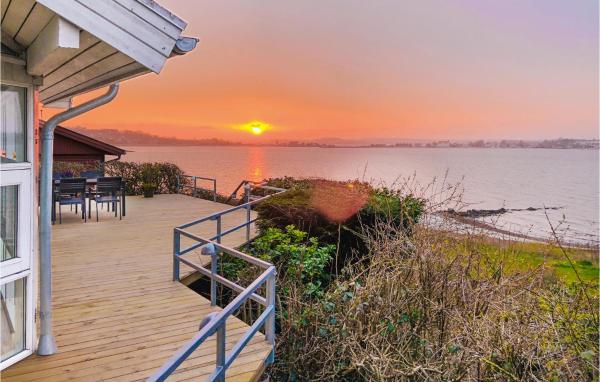A la foto es mostra l'objecte Lovely Home In Haderslev With House Sea View situat a la ciutat de Hejlsminde.