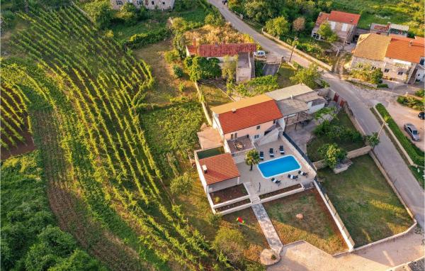 Na zdjęciu widoczny jest obiekt Awesome Home In Krivodol With Wifi położony w mieście Krivodol.