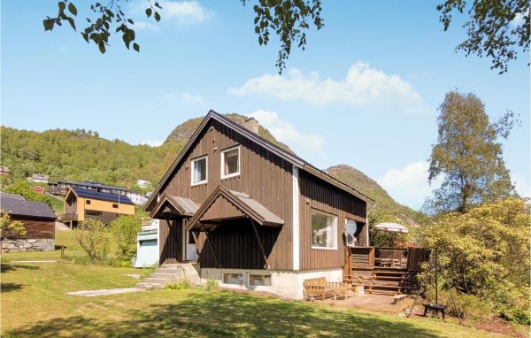 Nella foto è visibile l'oggetto 4 Bedroom Cozy Home In Røldal situato nella città di Røldal.