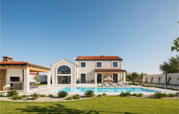 A la foto es mostra l'objecte Villa Manana situat a la ciutat de Simurina.