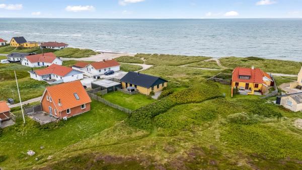 På billedet ses objektet Lovely Holiday Home With Panoramic Views Of The North Sea beliggende i byen Frøstrup.