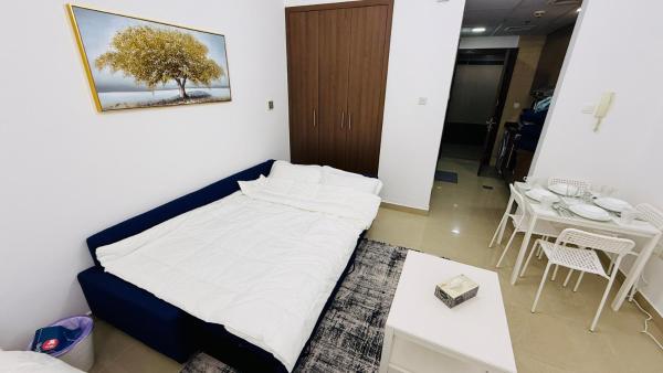 Foto 9: Spacious Studio with balcony Trafalgar Central tower International city Dubai