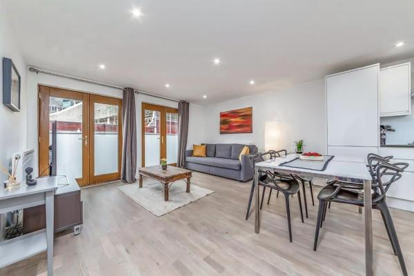 Amazing 2 Bed Bath Flat with London Eye View LM7, Londra