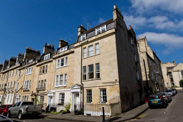 Pass the Keys Central Courtyard Apartment, Bath