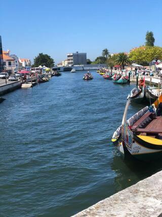 A la foto es mostra l'objecte Cantinho do Mercado situat a la ciutat de Aveiro.