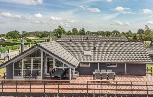 A la foto es mostra l'objecte Beautiful Home In Bogense With Kitchen situat a la ciutat de Bogense.