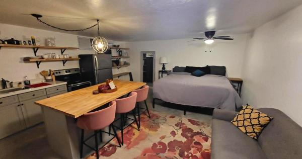 A la foto es mostra l'objecte Stunning Phoenix Studio: Stylish Oasis in a Prime Location situat a la ciutat de Phoenix.