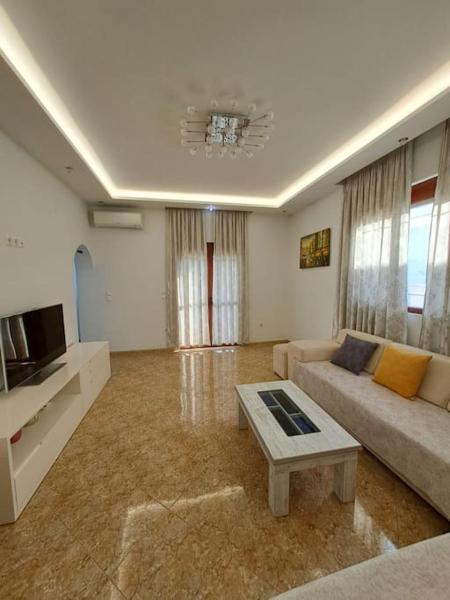 Na fotografii je vidět objekt Olmar's Guest House nacházející se ve městě Durrës.