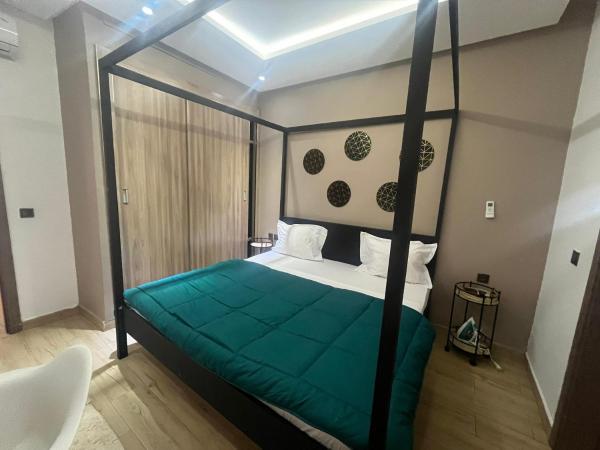 A la foto es mostra l'objecte Mamelles Luxury Loft situat a la ciutat de Dakar.