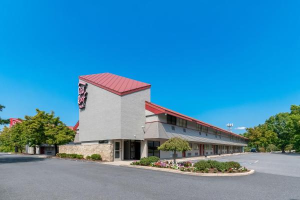 Op de foto is het object Red Roof Inn Harrisburg North te zien, gelegen in de stad Harrisburg.