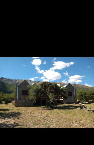 The photo shows the Paz en las Sierras located in the city of Carpintería.