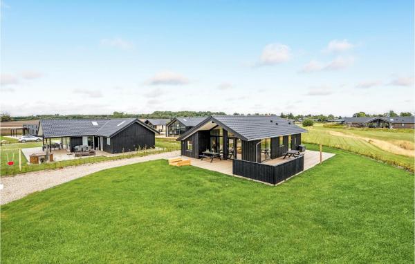 På billedet ses objektet 3 Bedroom Lovely Home In Odder beliggende i byen Odder.