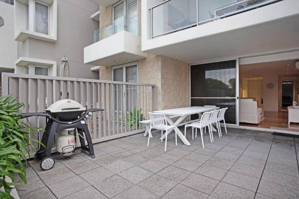 Fotografie 2: Beachfront on Bennetts Beaches Apartment 4