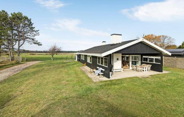 A la foto es mostra l'objecte Gorgeous Home In Ebeltoft With Sauna situat a la ciutat de Ebeltoft.