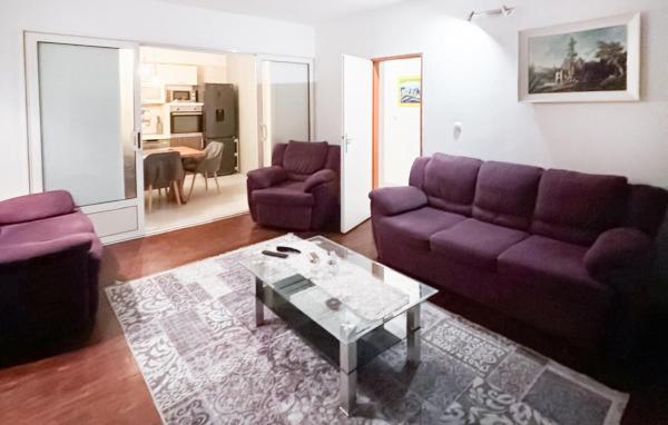 A la foto es mostra l'objecte 2 Bedroom Stunning Apartment In Jelsa situat a la ciutat de Jelsa.