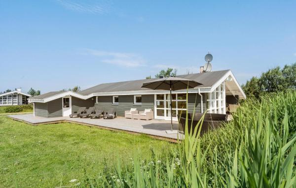 The photo shows the Stunning Home In Ringkøbing With Sauna located in the city of Ringkøbing.
