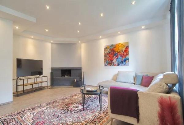La photo montre l'objet Luxuriöse 2,5 Zimmer Oase Komplett ausgestattet in Top Lage situé dans la ville de Essen.