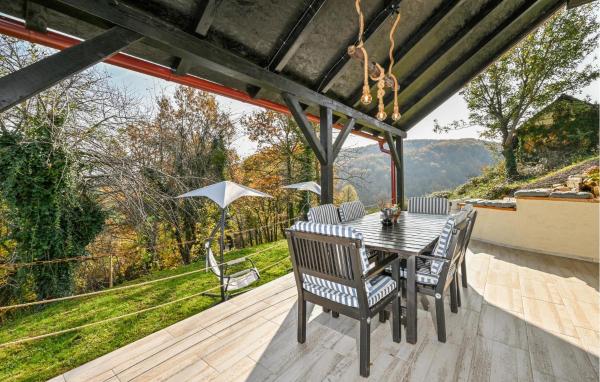 Gorgeous Home In Gornja Voca With Sauna - Croatia