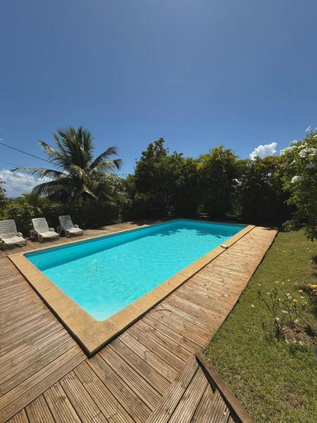 COLIBRI DAMPIERRE Appartement cosy au Gosier avec piscine, terrasse et vue mer, Le Gosier